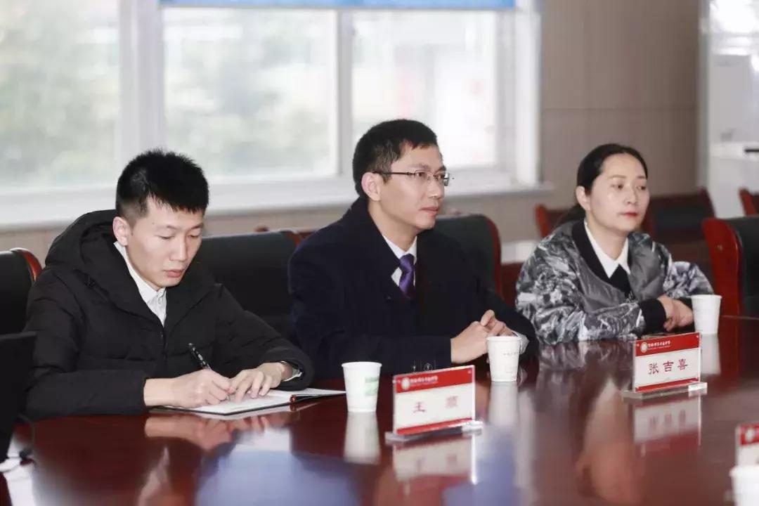 合肥十七中获得“西南政法大学优秀生源基地”称号