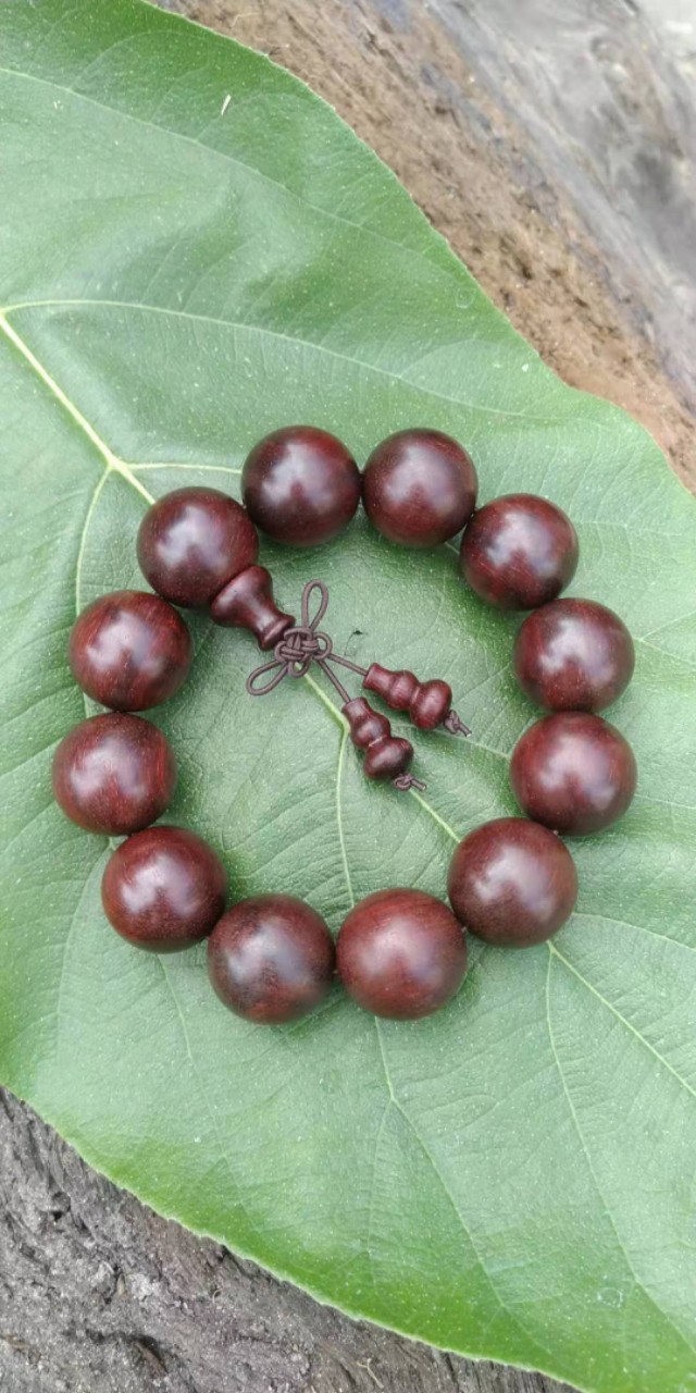 小叶紫檀瘤疤手串为什么容易开裂,小叶紫檀手串开裂怎么修复