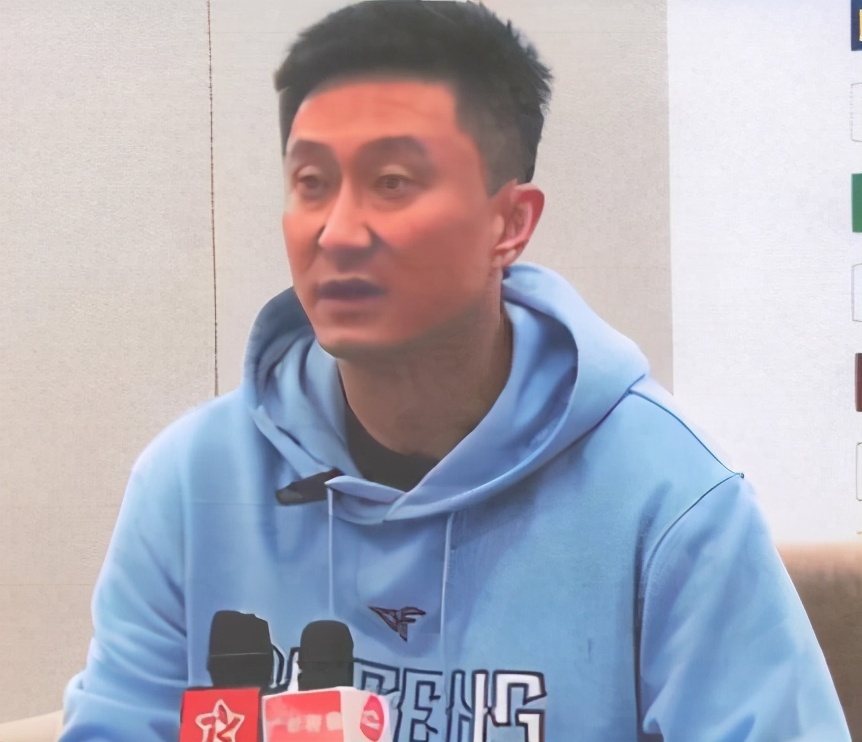 CBA开出482万超级罚单！郭艾伦穿错衣服被罚115万，回美国的林书豪也跑不了！所有罚款限期缴纳