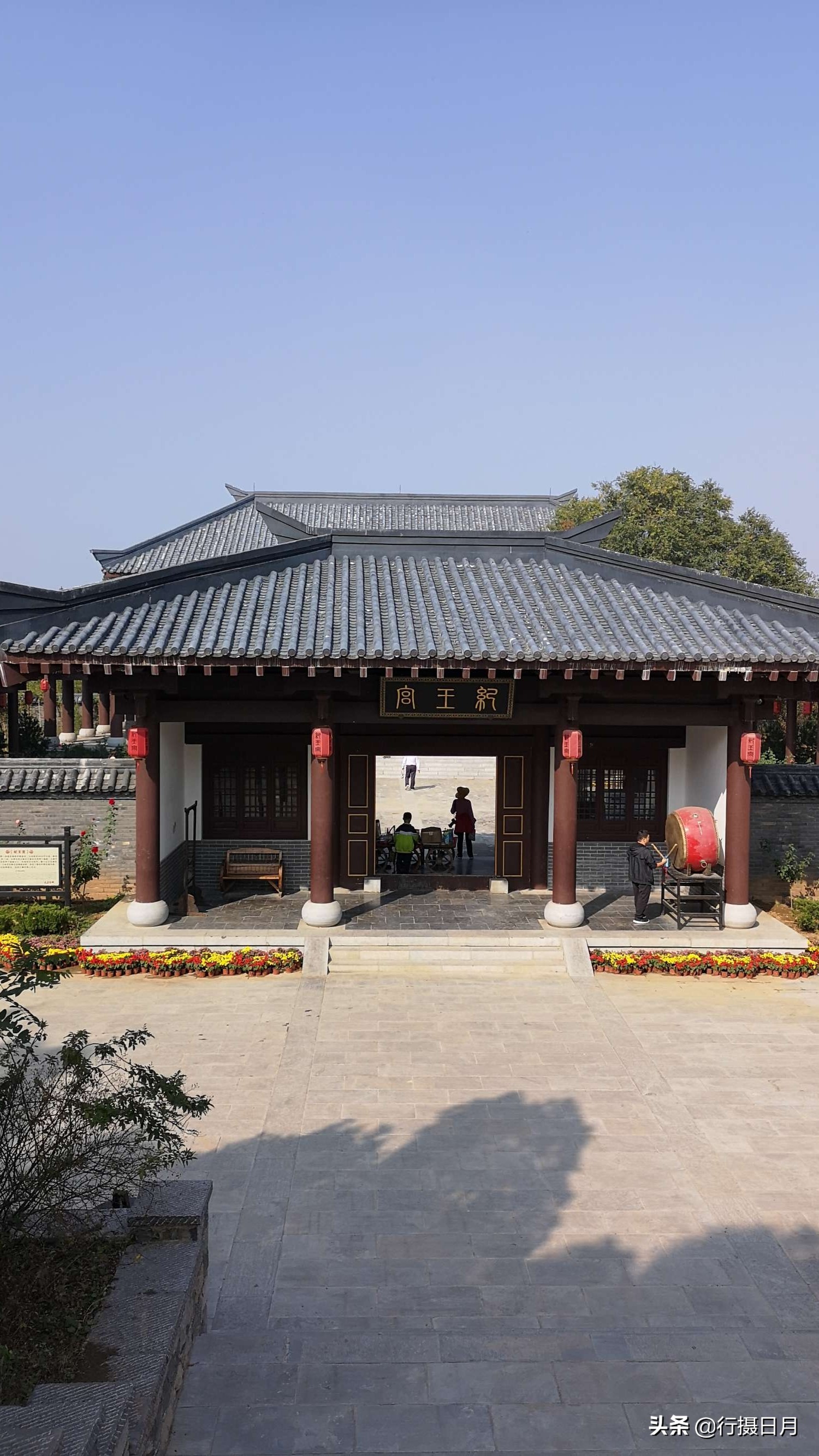 天上王城岩壁,神秘古国天上王城探秘2古墓解密