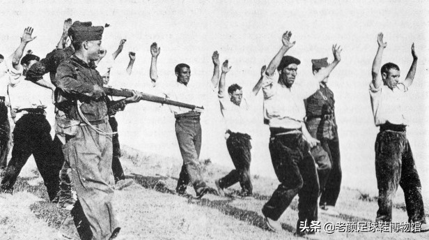 被终身禁赛的共产主义球王，最痛恨皇马的巴萨巨星曾经当过炊事员