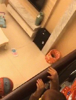 动图车贴搞笑,搞笑gif大哥你的驾驶室真拉风