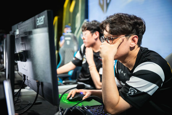 s8赛季英雄联盟8强第二局ig,英雄联盟s8ig夺冠纪录片