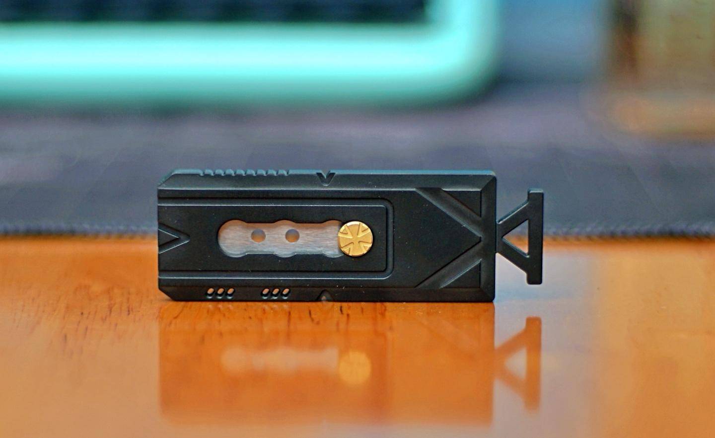 有锋度有颜值：斐戈FEGVE壁纸刀《商》上手体验