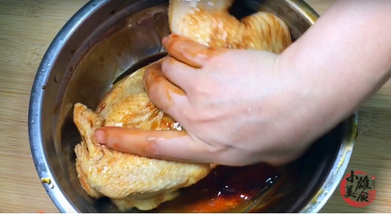 炖鸡的时候焯水以后再煮没有油了,炖鸡为啥要用开水炖