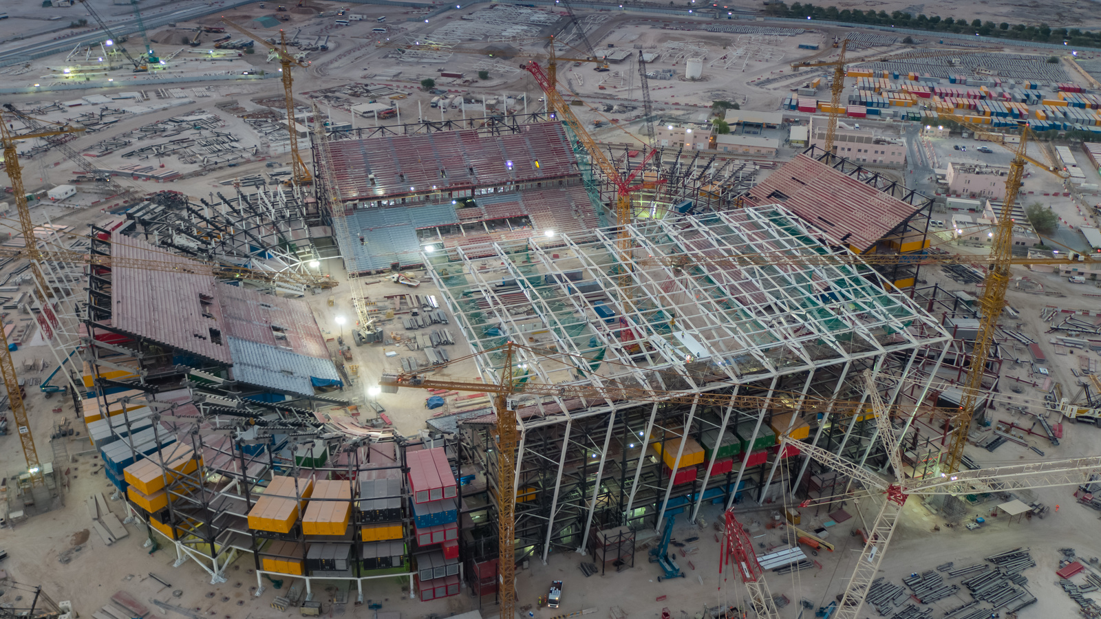 世界杯史上第一球,世界杯首座球场