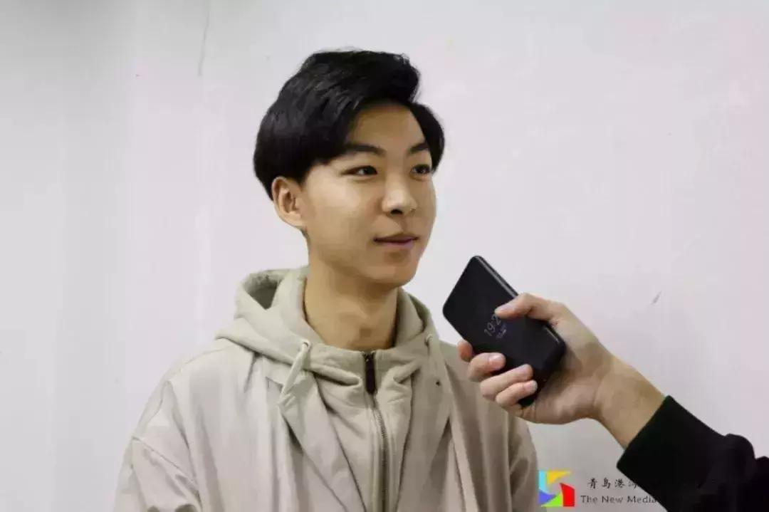 @港院姑娘|你的笑像西瓜最中间那一勺的口感,甜到我的心坎里!