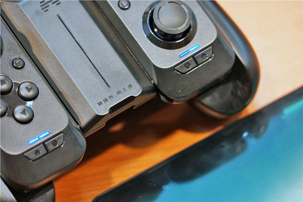 荣耀北通h2游戏手柄,荣耀亲选北通游戏手柄测评