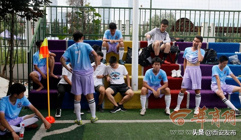 帮绝症小孩圆梦足球跳舞,足球为患病儿童圆梦