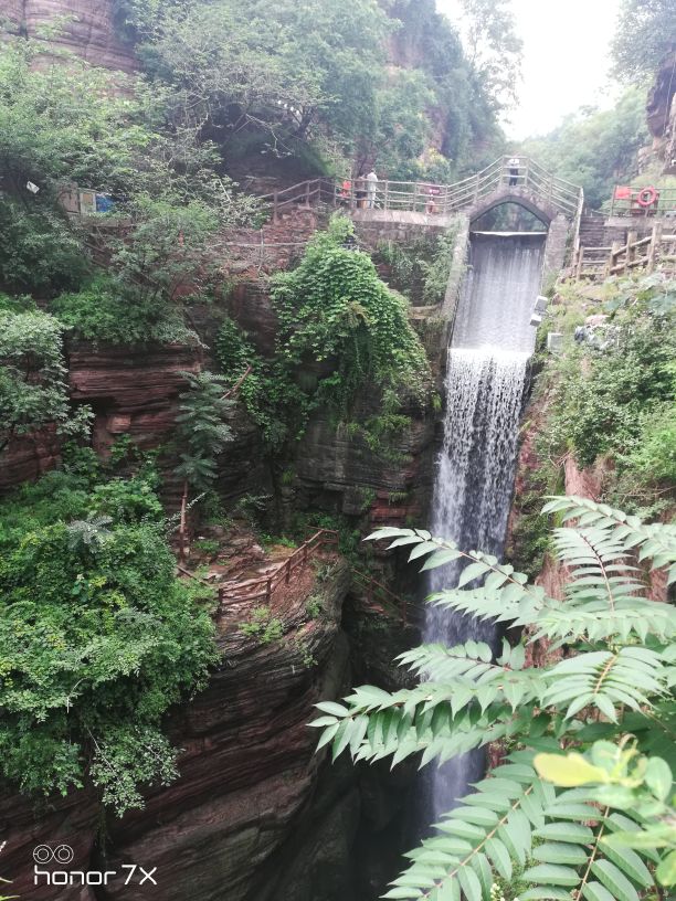 最著名的河南郭亮村挂壁公路,世界第九大奇迹郭亮村的挂壁公路