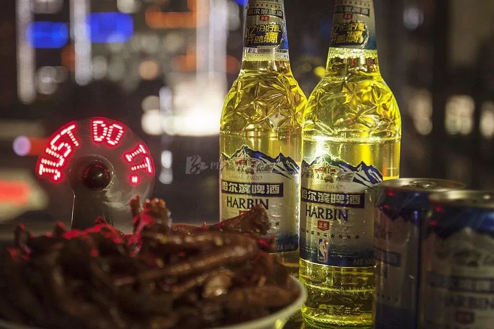 喜欢弹吉他的80后大叔,80年代的年轻人弹吉他