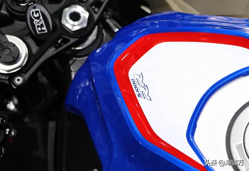 最新款宝马s1000rr沉浸式体验,宝马s1000rr新款跟老款选择