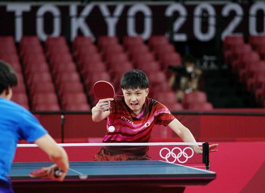 刘国梁孔令辉表情反差,刘国梁马龙表情