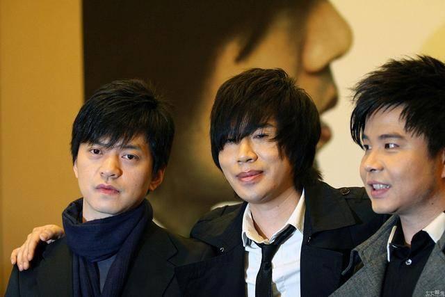 2002年,李健在水木年华最红时突然退出,卢庚戌为此失眠了一个月