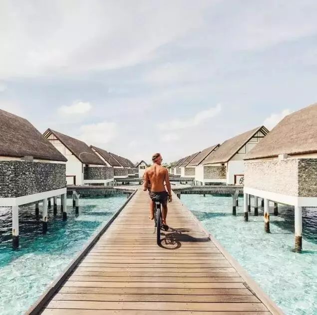 90后清洁工小伙穷游 (一个人穷游中国海上清洁工)