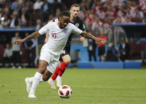 英格兰出战三狮军团能否开门红,英格兰顶级联赛三冠王