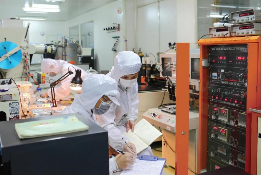 上海大学世界一流建设高校,上海大学为什么进步这么快