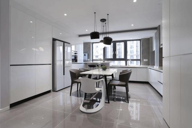 冰箱都放在房子什么位置,房子小冰箱太大真的占地方