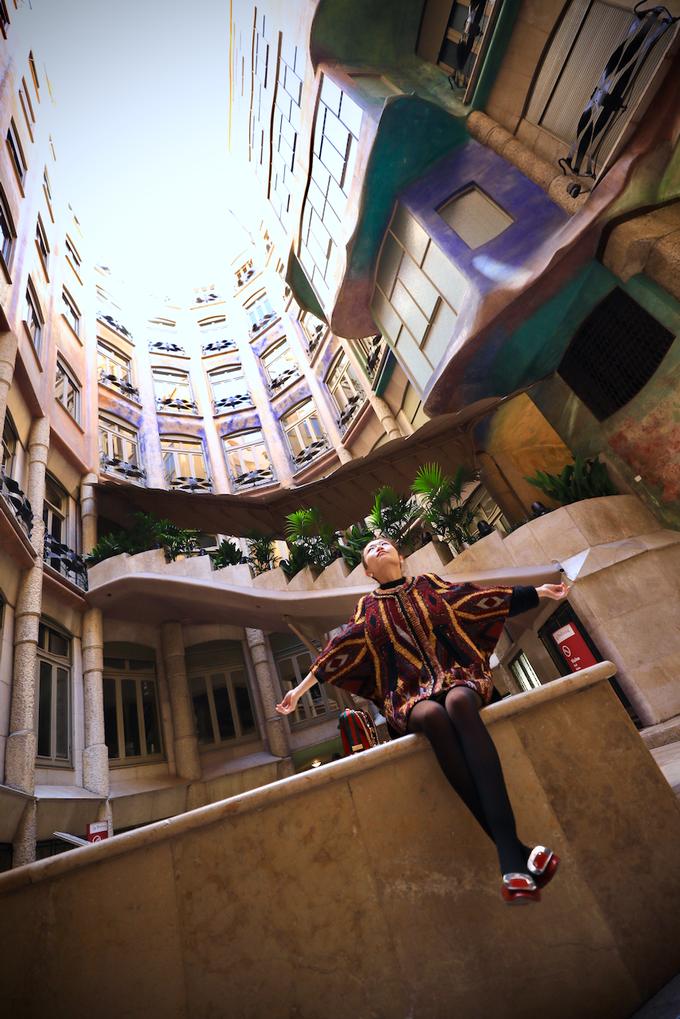 米拉之家是什么风格建筑,和米拉之家相似的建筑