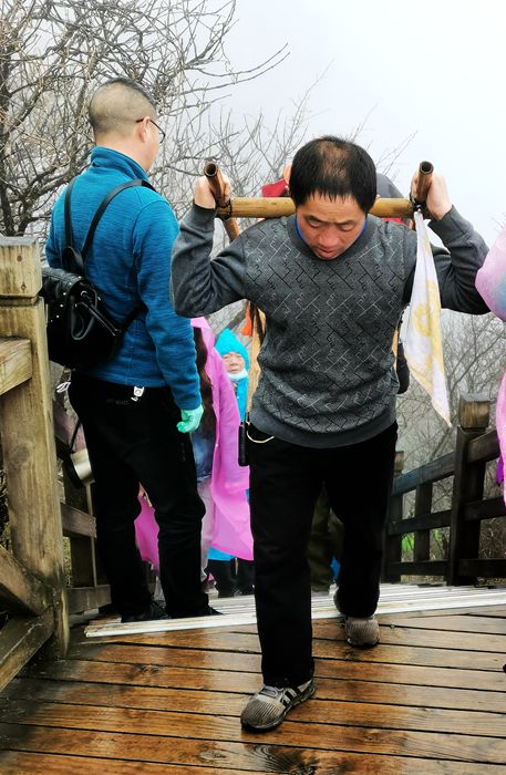 雨中的梵净山景色,烟雨梵净山