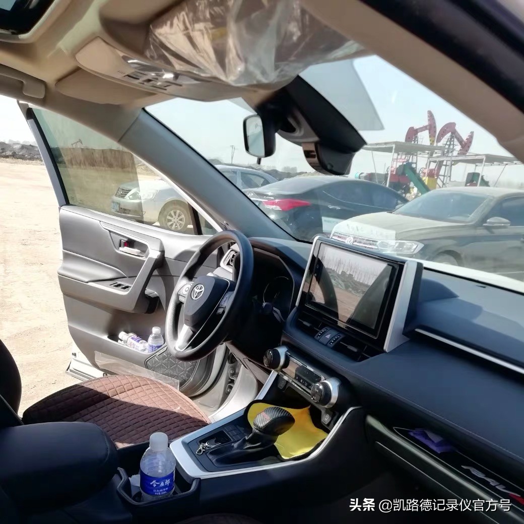 全新丰田威兰达/荣放专用行车记录仪，原厂模具免走线安装高清图