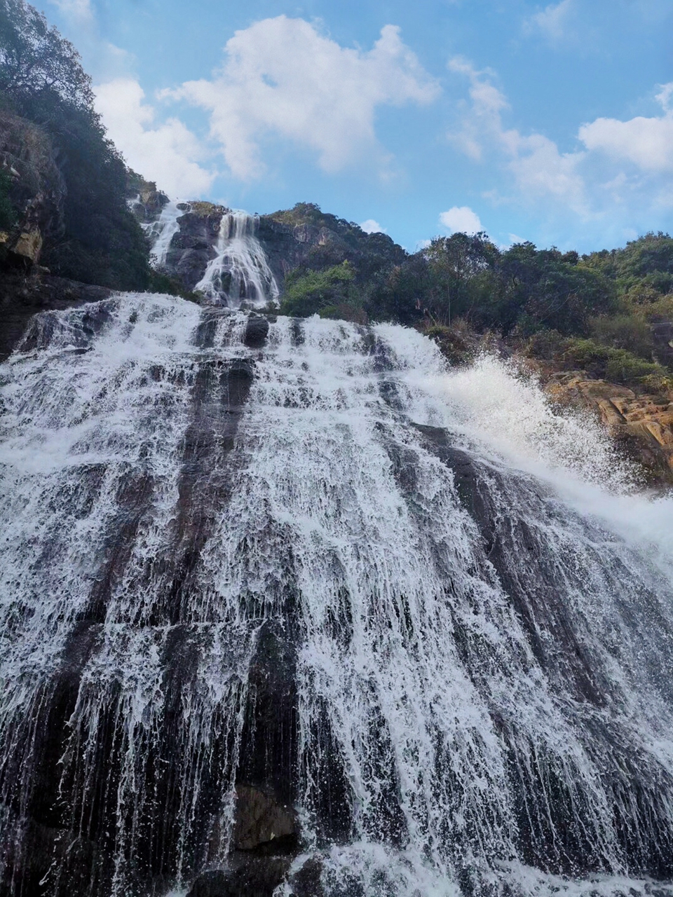 广州簕杜鹃瀑布,广州附近的高山瀑布