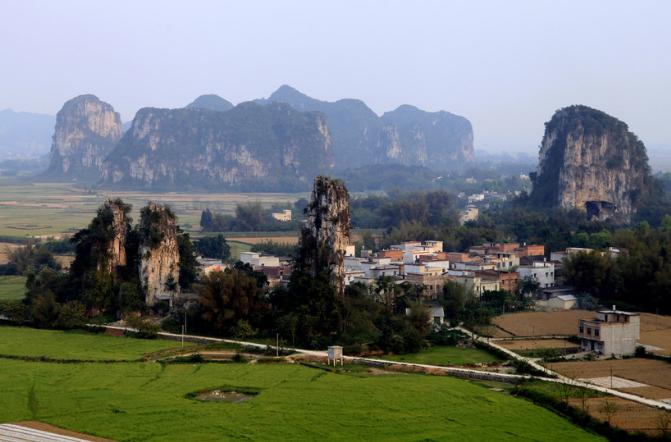 广西的一个县,人口超50万,有“南宁后花园”之称