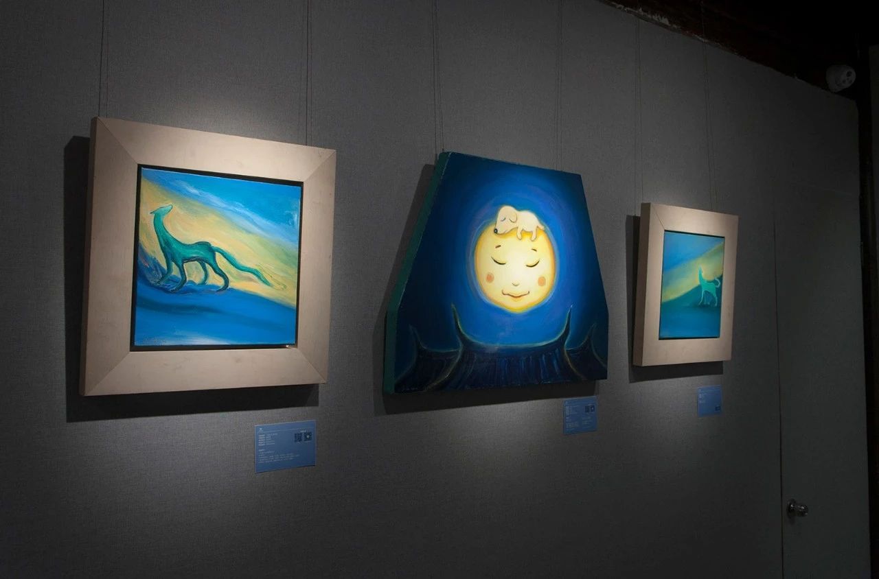 张家玮专访:我好像在池塘的水底,从一个月亮走向另一个月亮