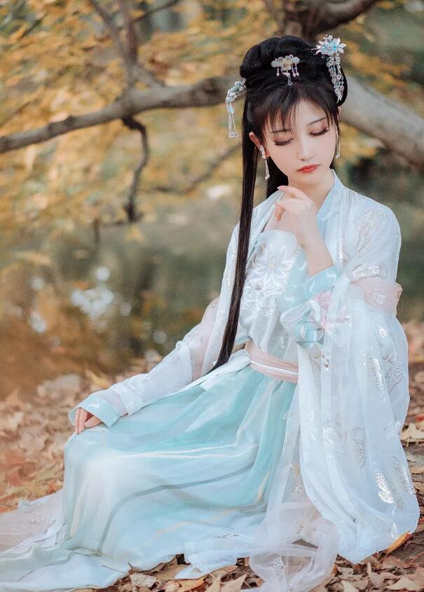 洛丽塔和汉服为什么那么贵,汉服跟洛丽塔哪个贵