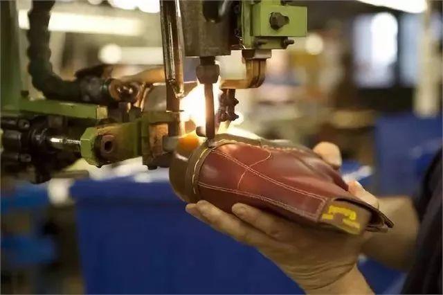 2022年最流行马丁靴穿搭,马丁靴的时髦穿搭