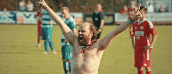 尺度爆表，这片连海报都打了马赛克