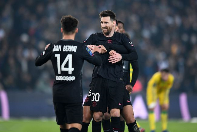 梅西打破大罗进球纪录,梅西任意球巴黎2-1豪取七连胜