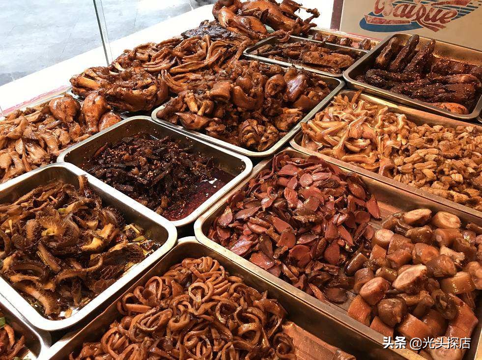 卤味制作廖记棒棒鸡,武汉南湖传统卤味推荐廖记棒棒鸡