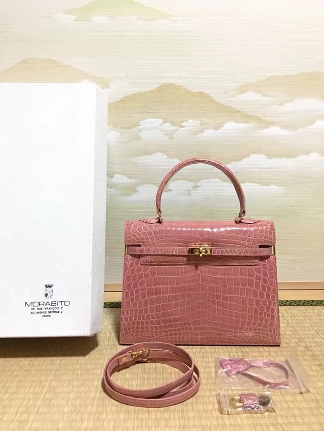 怎样鉴别是不是真正的鳄鱼皮包,鳄鱼皮包包怎么选