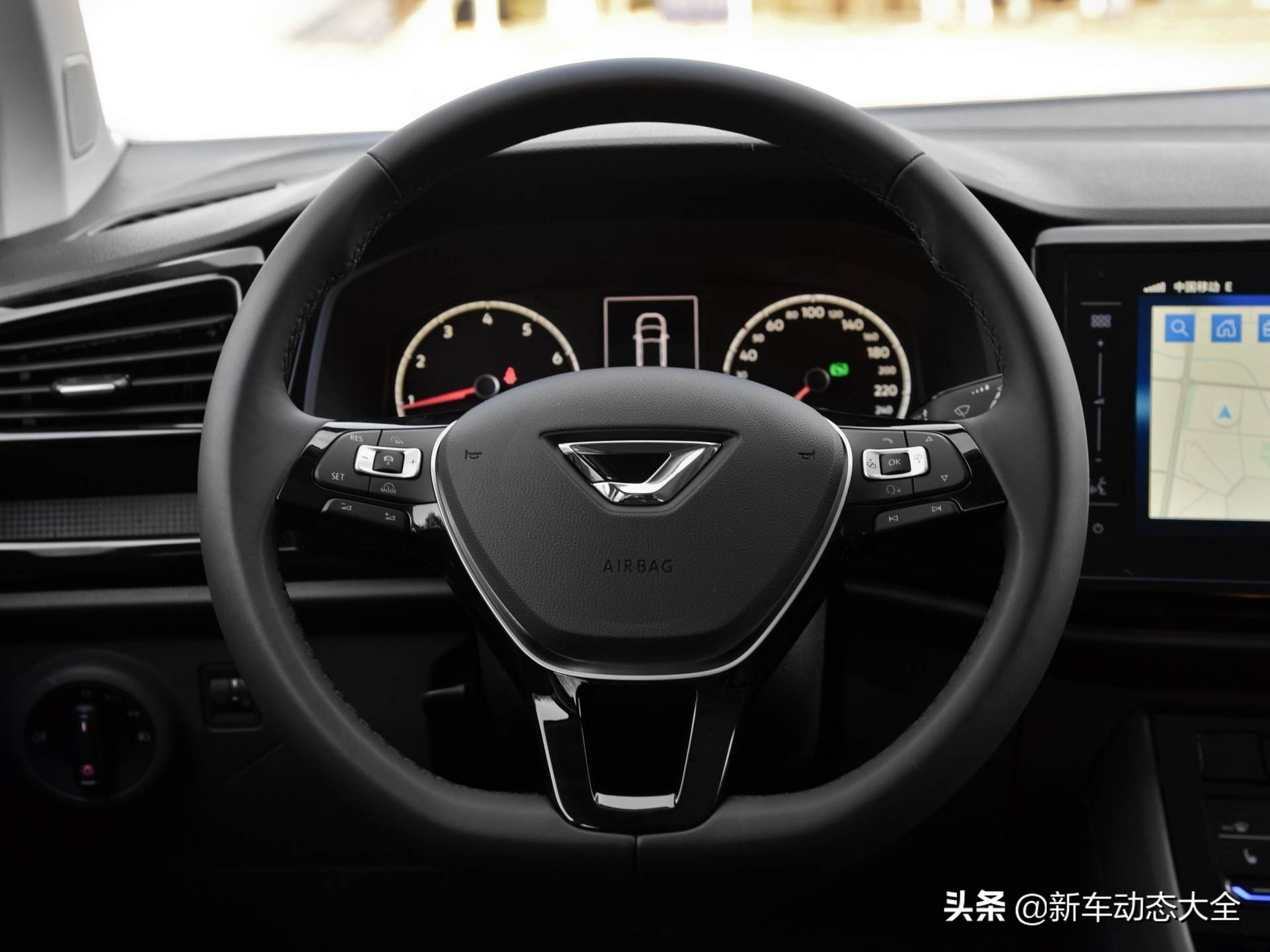 最新款捷达vs7手动挡7座,捷达vs7和捷达哪个更值得买