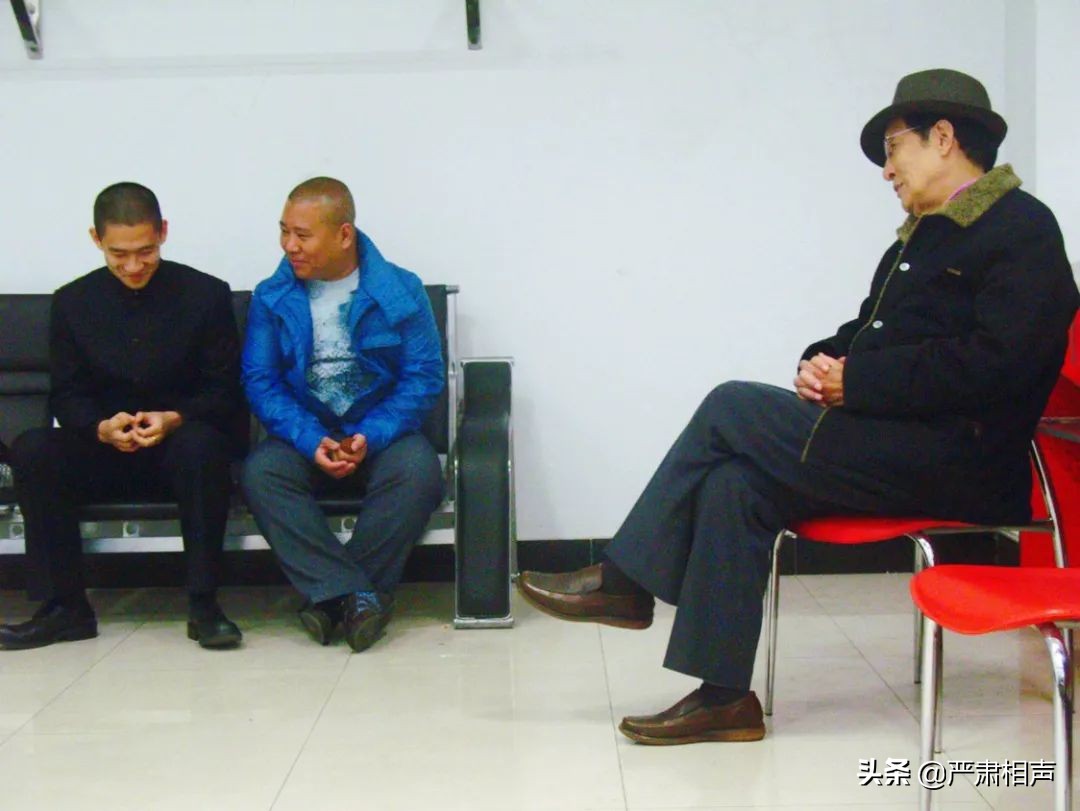 拳头、围墙、慈善宴｜十年前，改变中国相声格局的那个午后