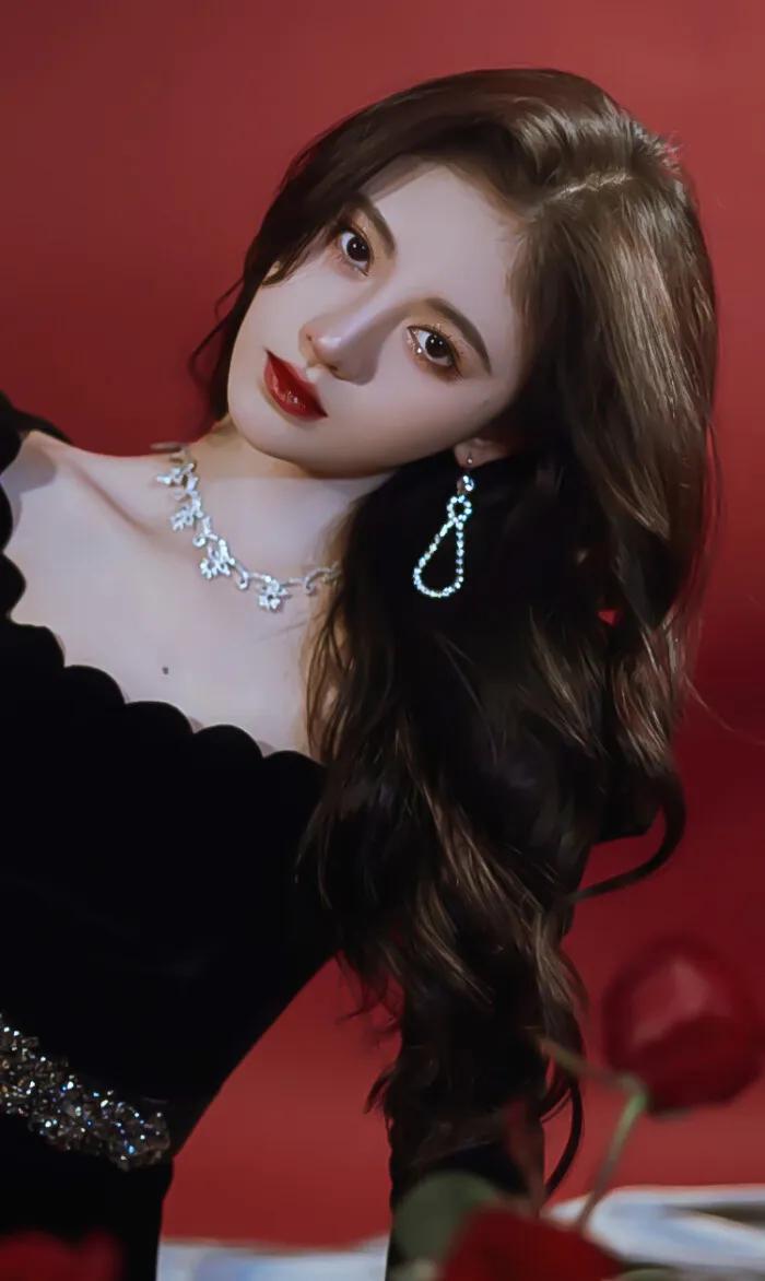 鞠婧祎现实中是真的白吗,鞠婧祎现实真的那么白吗