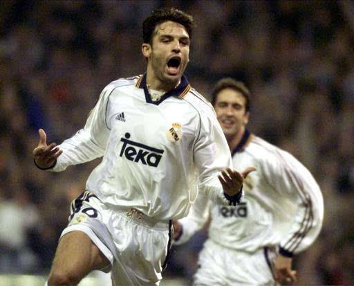 天体解说员认为，自从莫伦特斯给罗纳尔多让位起，皇马的道路走偏