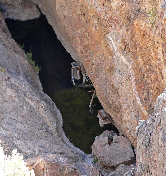 魔鬼天坑洞穴,魔鬼洞隧道