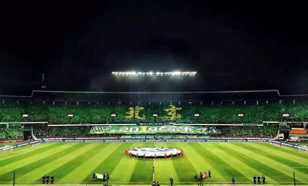 足球场上让人惊叹的操作,讲解足球运动的视频