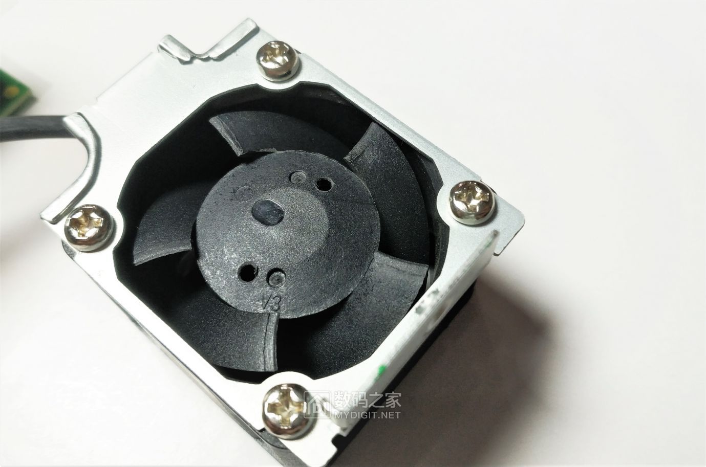 IBM服务器电源，艾默生7001578-j000675瓦电源拆机及原理图解