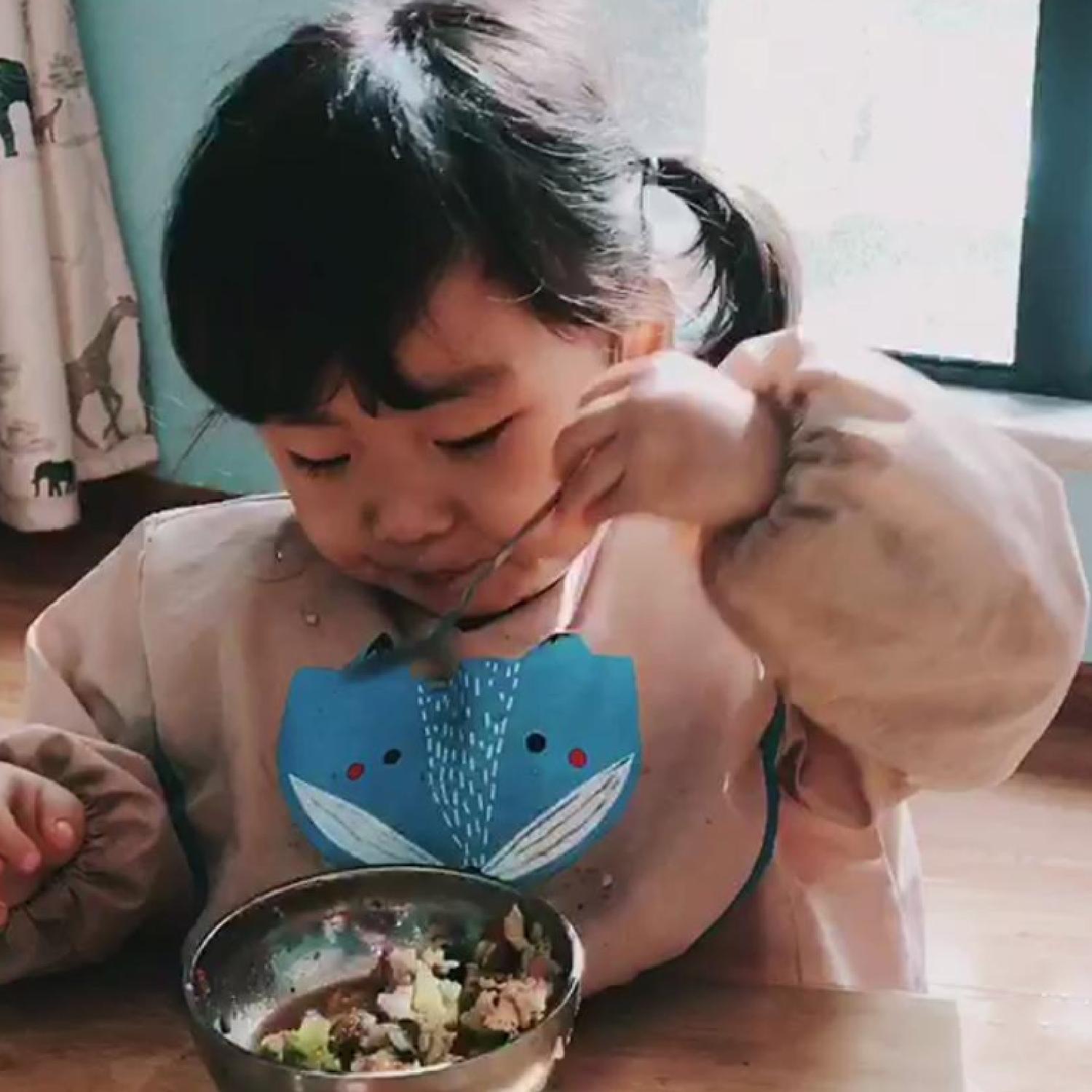 宝宝吃脏东西怎么教育,宝宝自主进食吃得少