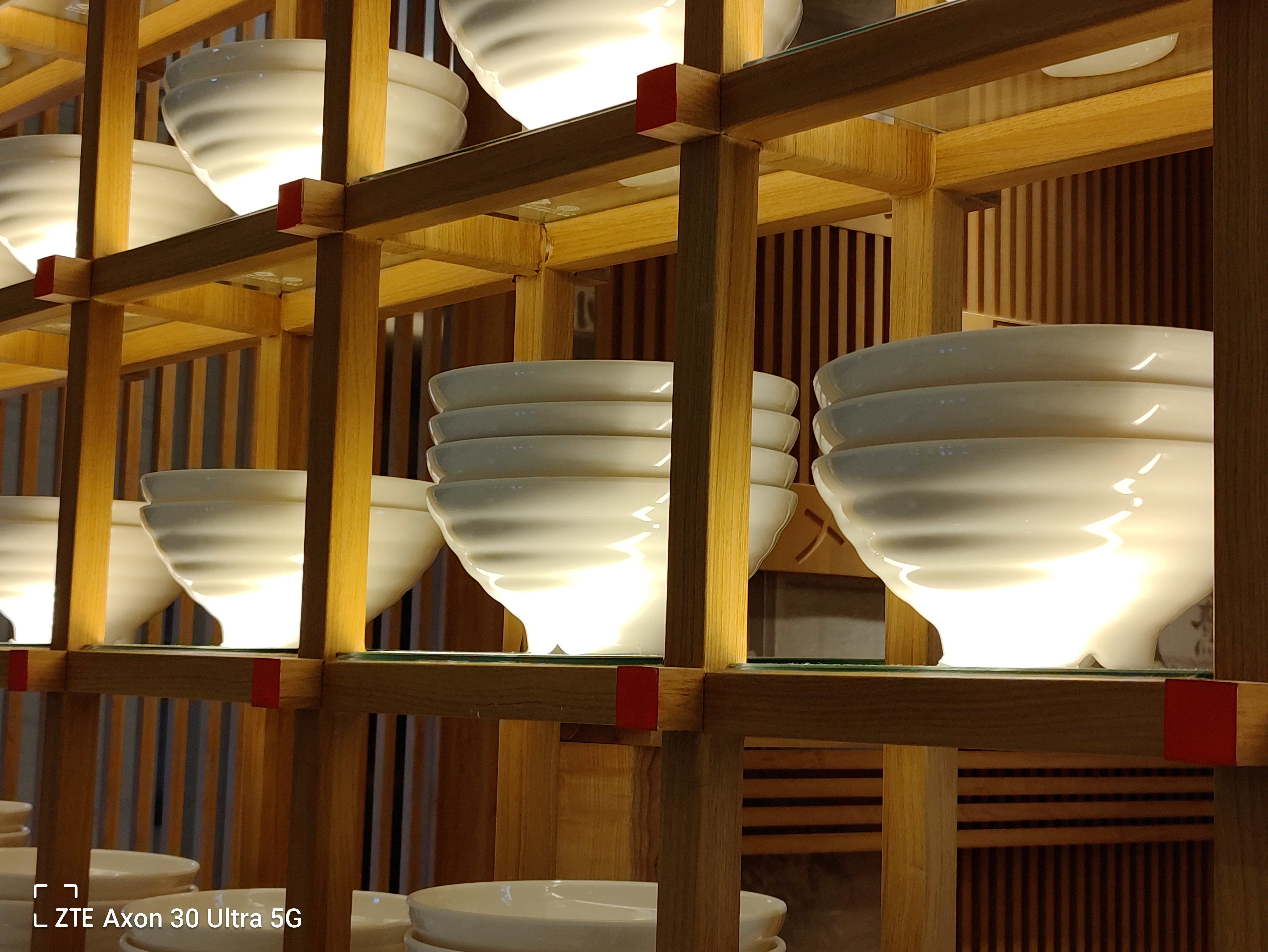 中兴axon30ultra和努比亚z30pro,中兴axon30ultra对比魅族18pro