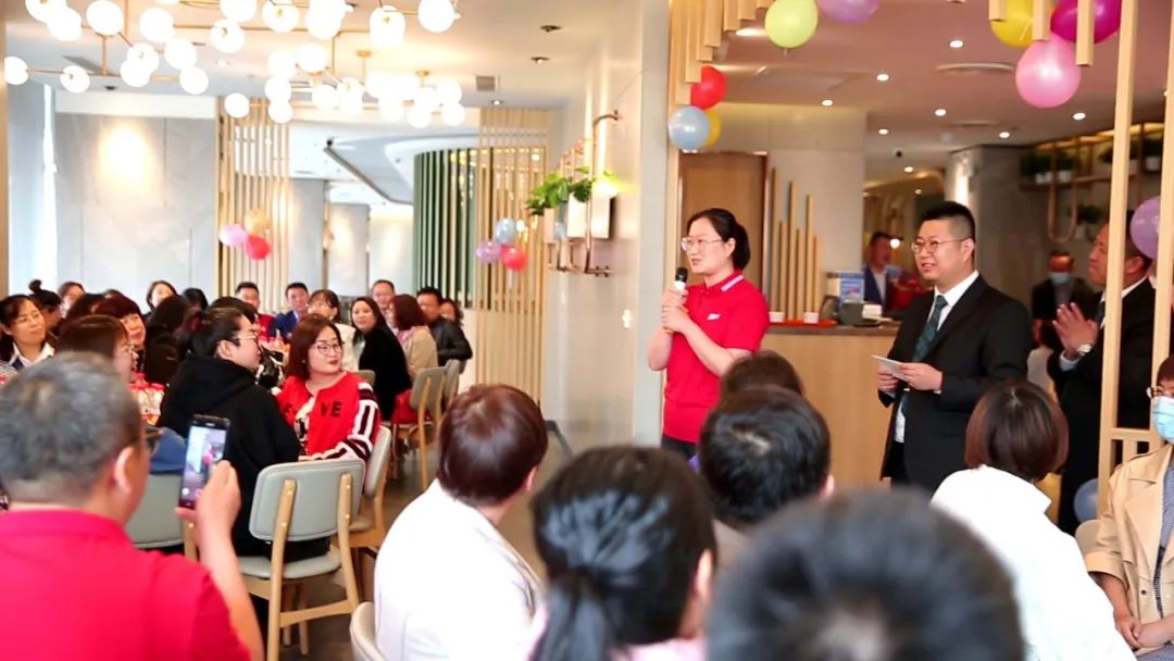 小肥羊大骨浓汤涮羊肉,小肥羊大爱无疆