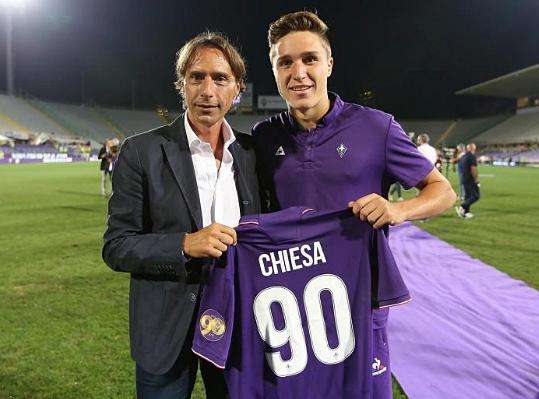 伟大姓氏传承,足坛八对效力同一支球队的父子,老子英雄儿好汉