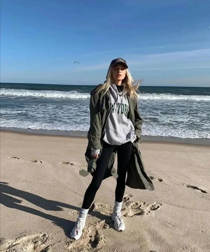 周扬青造型被吐槽脖子短,周扬青深夜晒发照片