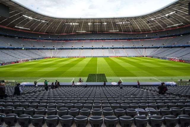 高海拔球场，漂浮球场，你知道世界上的奇葩球场都是什么样的吗？