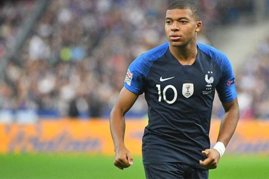 超实用的球员过人技巧,球场上的前锋