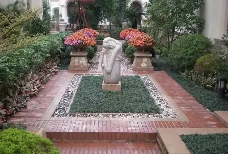 庭院花园石材地板铺设效果,私家庭院最流行的4大铺装方式