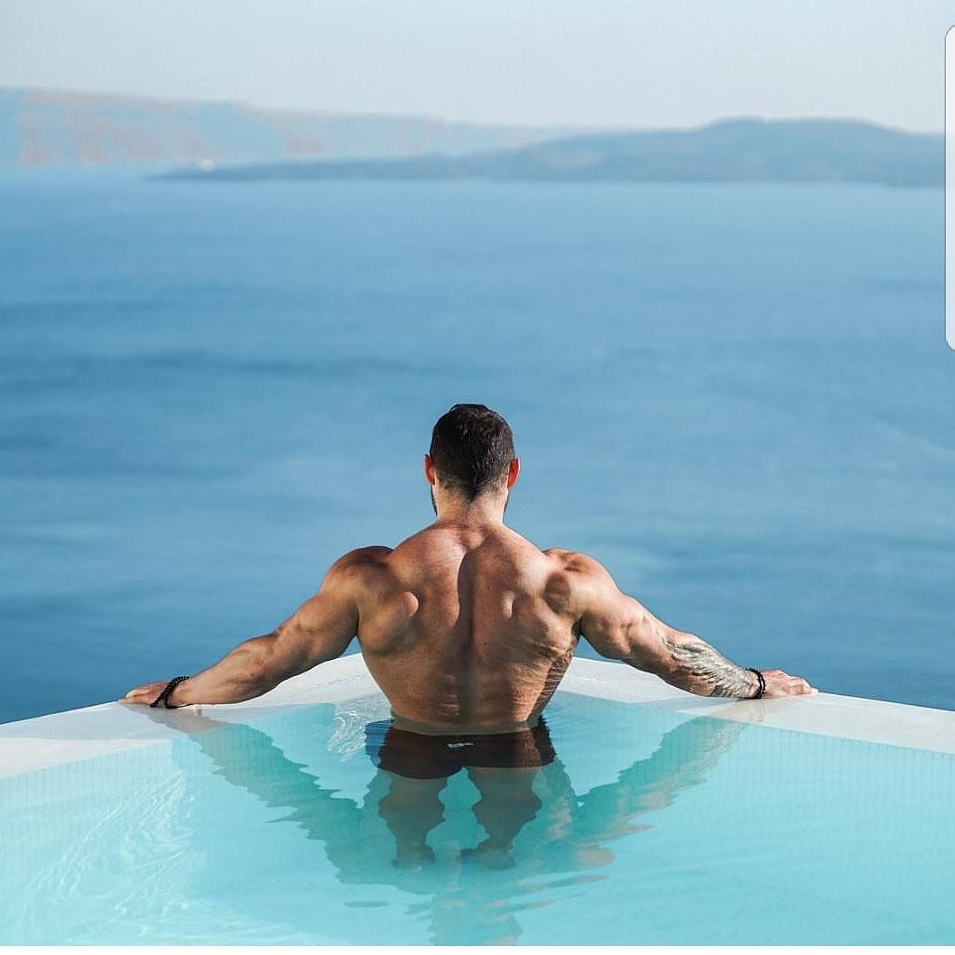 杠铃划船练背标准动作,俯身杠铃划船怎么练上背